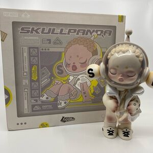 Pop Mart x Skullpanda Ootd Light Chaser Limited Toy Figurine